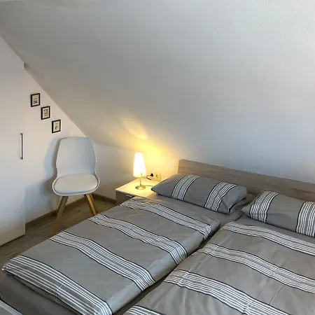 Am Wiesengrund Haushaelfte 13 Holiday home