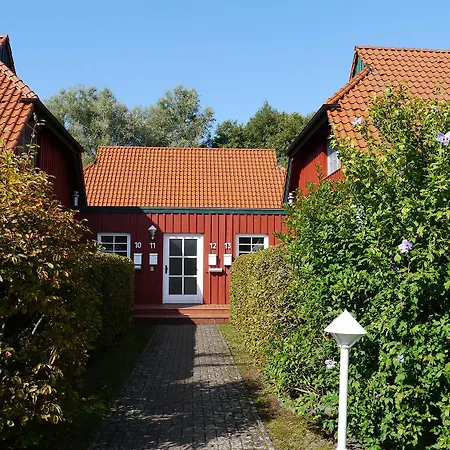 Holiday home Am Wiesengrund Haushaelfte 13 Prerow