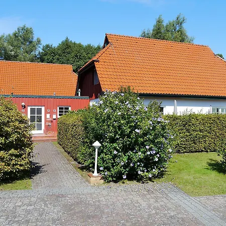 Am Wiesengrund Haushaelfte 13 Holiday home