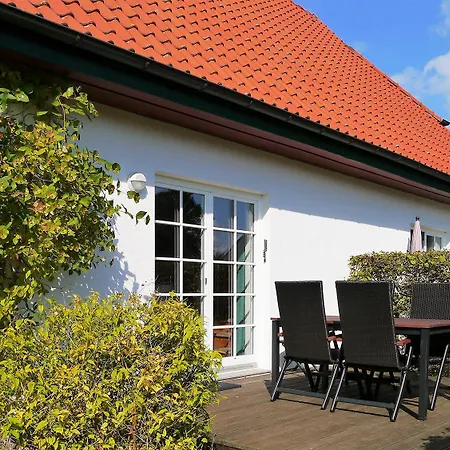 Holiday home Am Wiesengrund Haushaelfte 13 Prerow