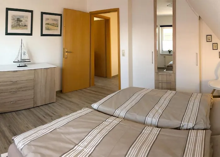 Am Wiesengrund Haushaelfte 13 프레로