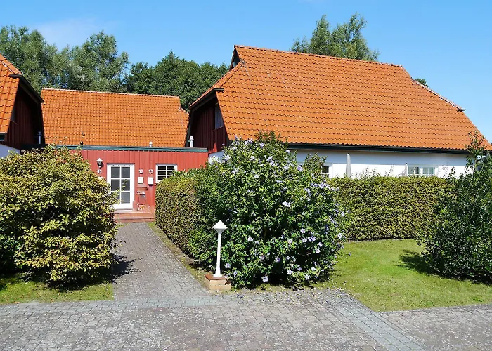 Am Wiesengrund Haushaelfte 13 펜션