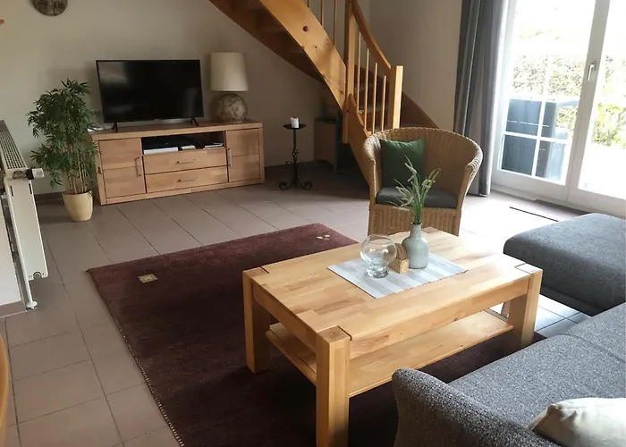 Am Wiesengrund Haushaelfte 13 펜션